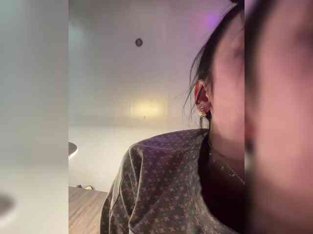 AureliyXXX bongacams live cam model