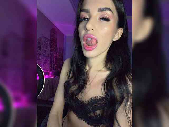 Hotgirlanasta bongacams live cam model