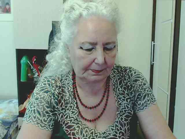 grannywants bongacams live cam model