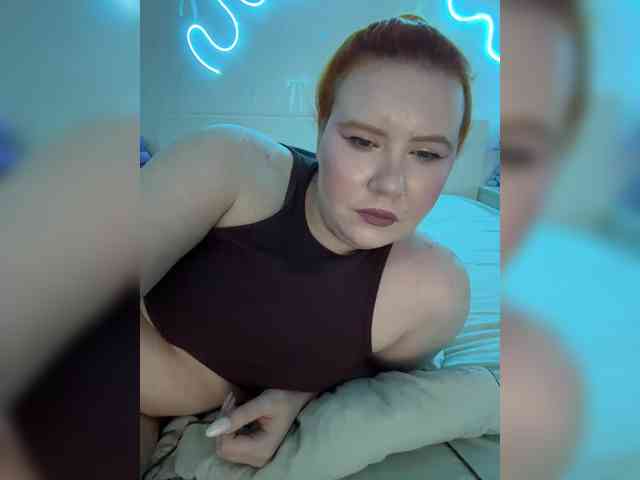 LunaLu13 bongacams live cam model
