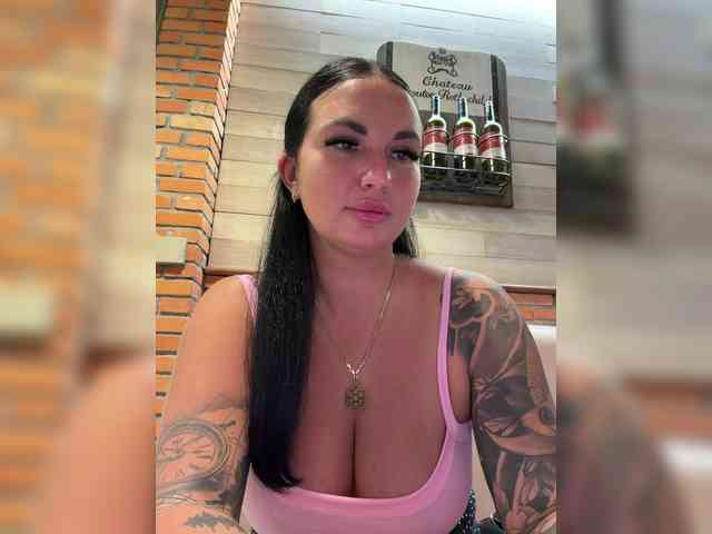 TokionaJoe bongacams live cam model