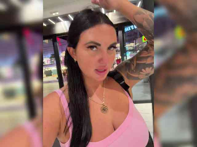 TokionaJoe bongacams live cam model