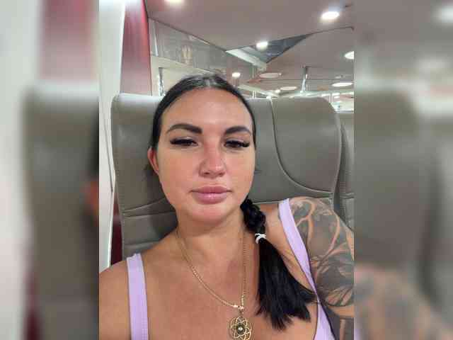 TokionaJoe bongacams live cam model
