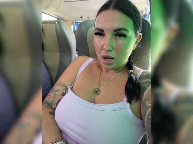 TokionaJoe bongacams live cam model