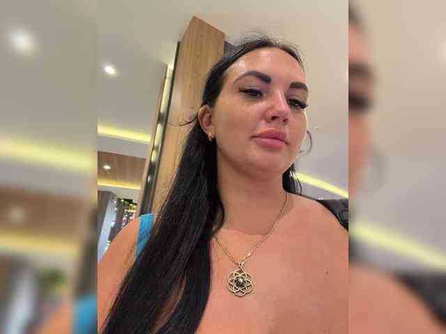 TokionaJoe bongacams live cam model