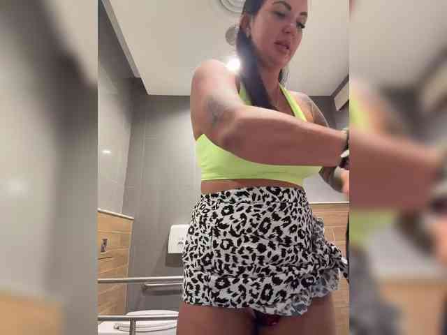 TokionaJoe bongacams live cam model