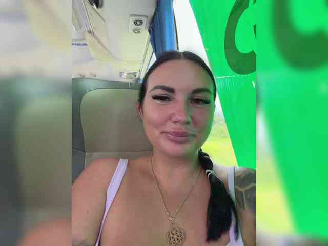 TokionaJoe bongacams live cam model
