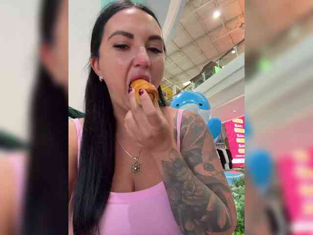 TokionaJoe bongacams live cam model