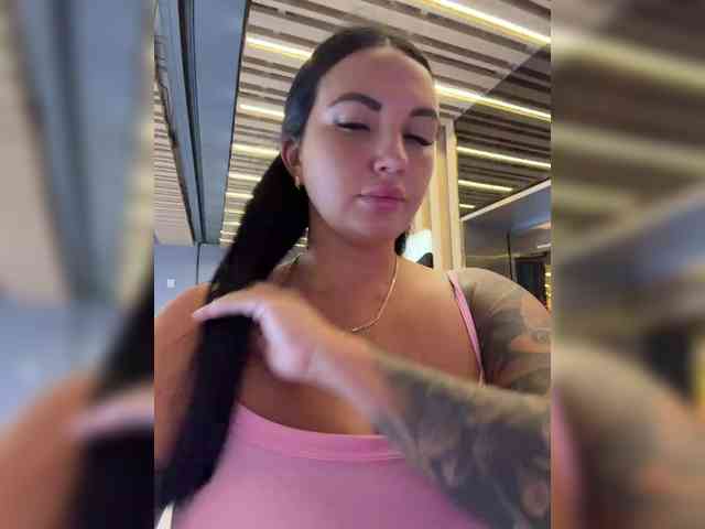 TokionaJoe bongacams live cam model