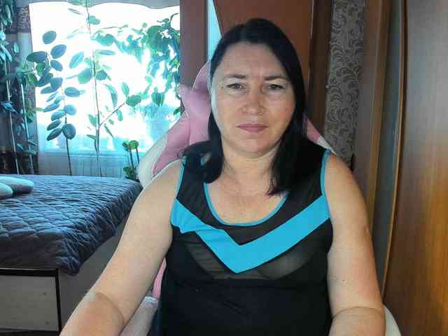 Lola18111 bongacams live cam model