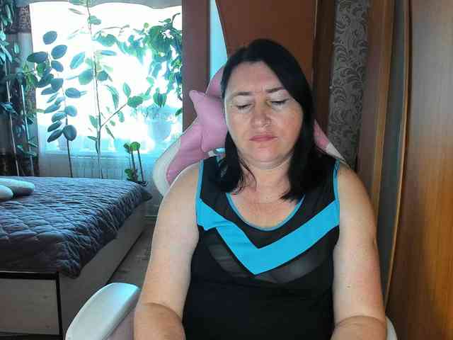 Lola18111 bongacams live cam model