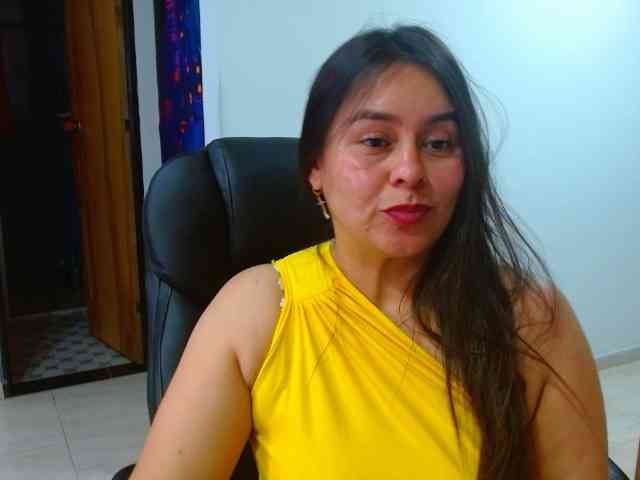 MARILYNWHANCO bongacams live cam model