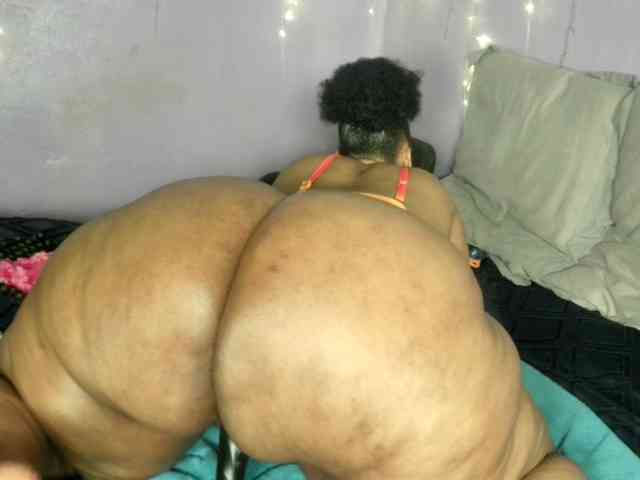 Big-Ass-Wilma bongacams live cam model