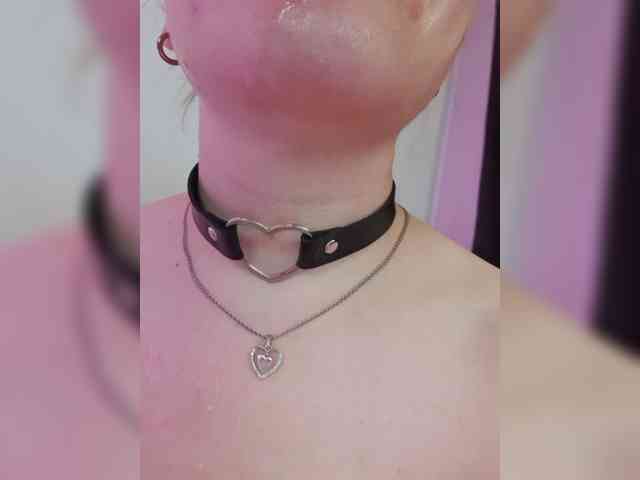 elaizza bongacams live cam model