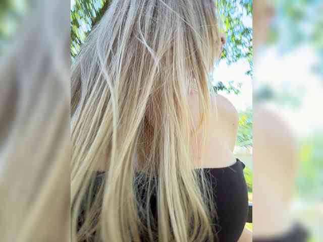 KiraBlake bongacams live cam model