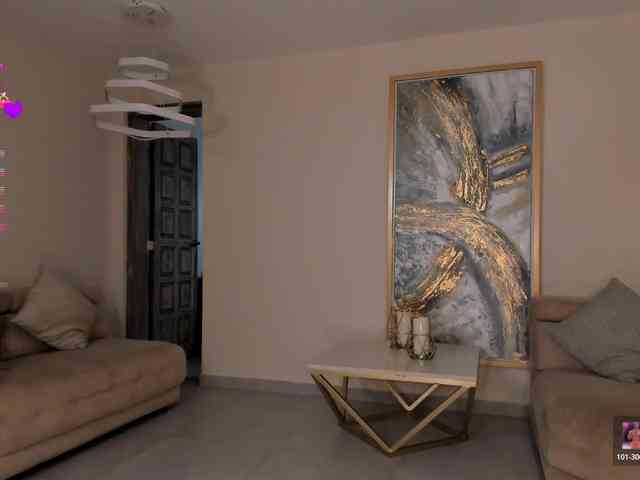 MaryLewis bongacams live cam model