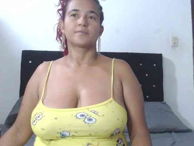 isabellegree bongacams live cam model