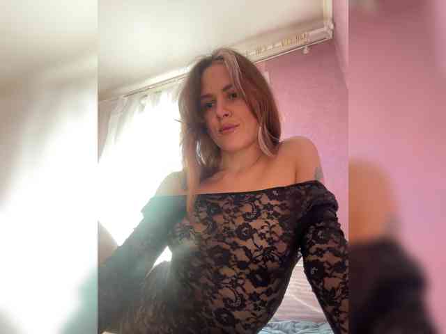 Shawty420 bongacams live cam model