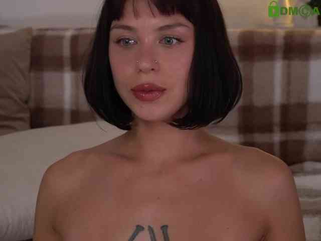 1Nasty bongacams live cam model