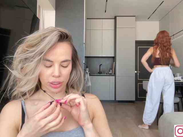 diffgirls1-1 bongacams live cam model