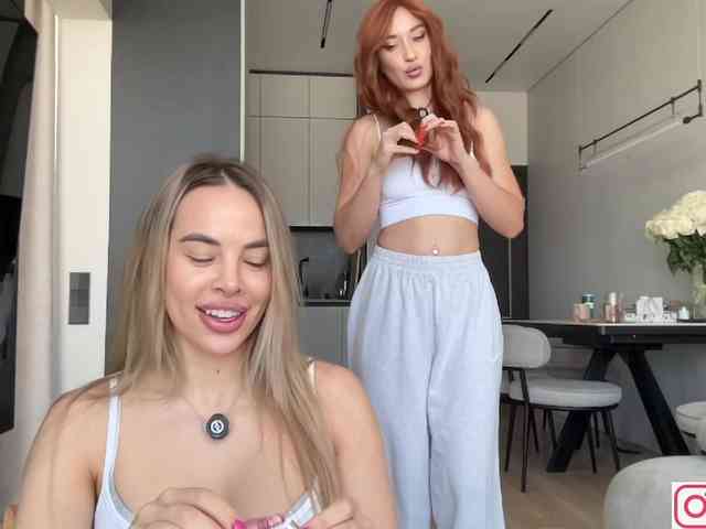 diffgirls1-1 bongacams live cam model