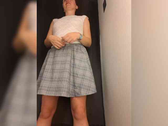 DIVORA bongacams live cam model