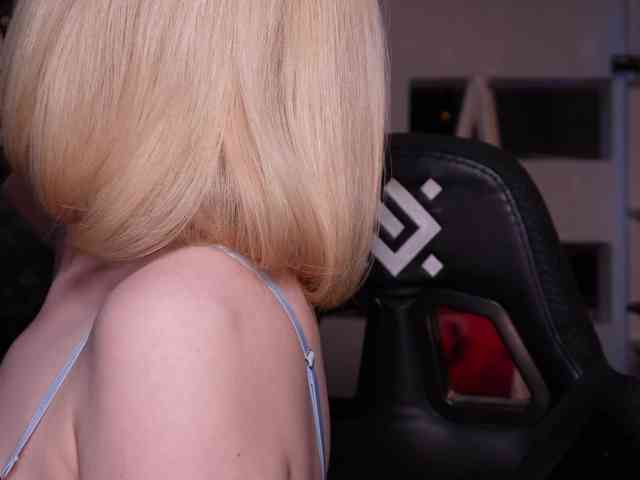 ChristieWade bongacams live cam model
