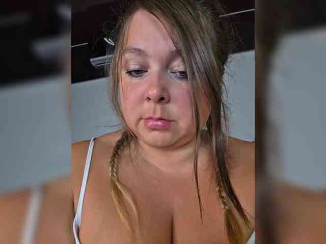 HairyCrotch bongacams live cam model