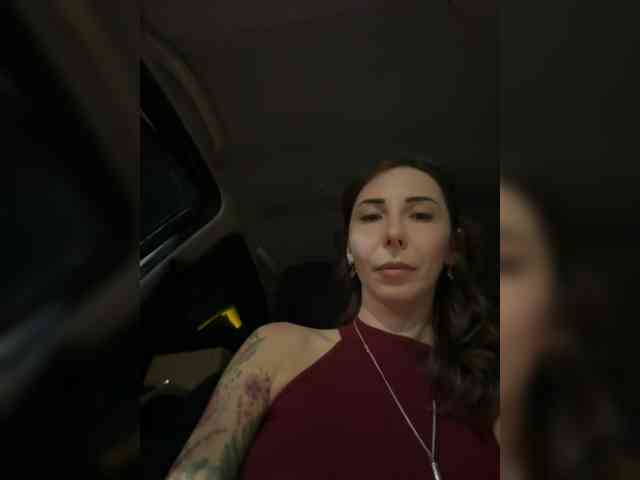 Fina771 bongacams live cam model