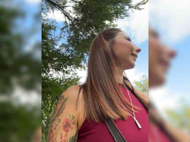 Fina771 bongacams live cam model