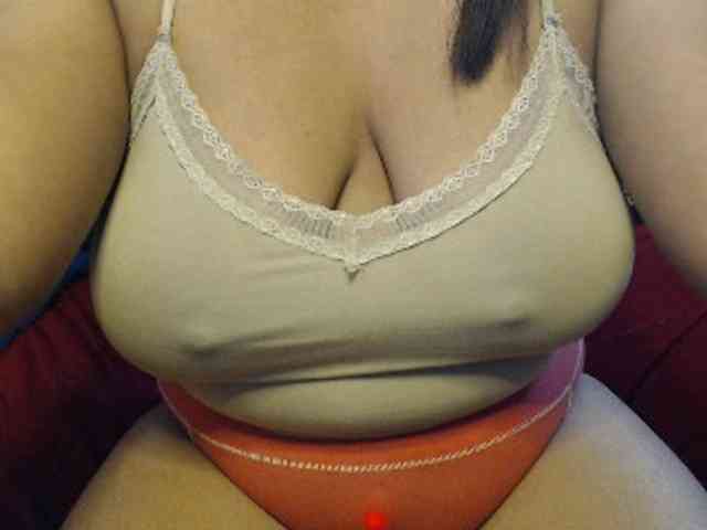 komurasaki bongacams live cam model