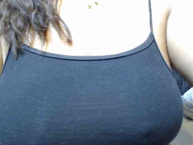 komurasaki bongacams live cam model