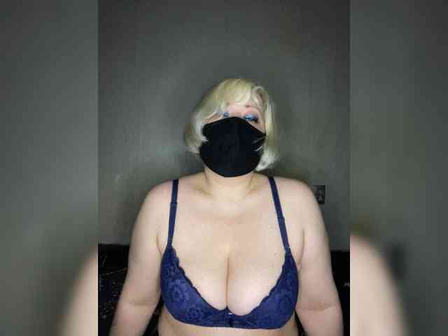 yana38a bongacams live cam model