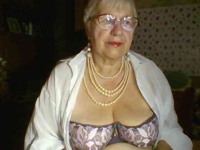 SweetCherry00 bongacams live cam model