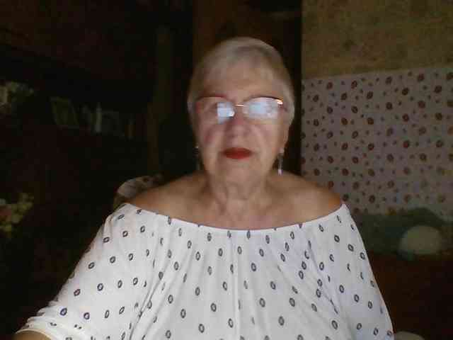 SweetCherry00 bongacams live cam model