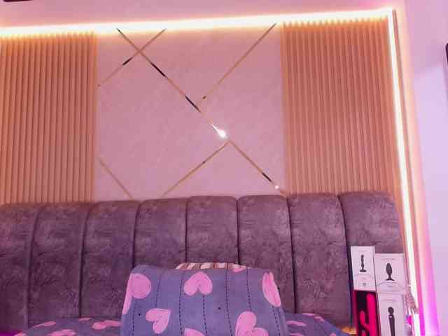 naia-blesed bongacams live cam model