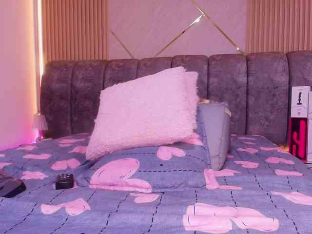 naia-blesed bongacams live cam model