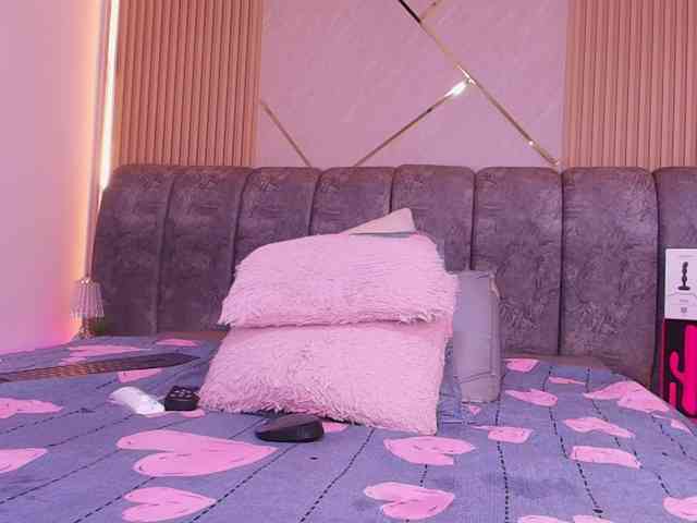 naia-blesed bongacams live cam model