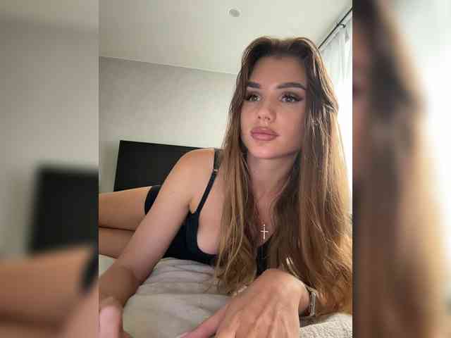 SweetyMia bongacams live cam model