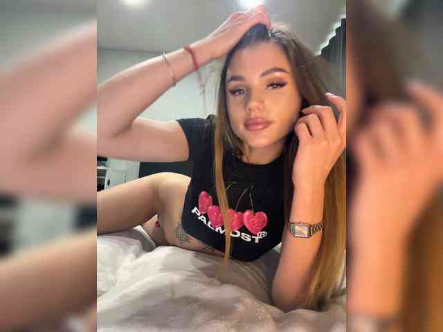 SweetyMia bongacams live cam model