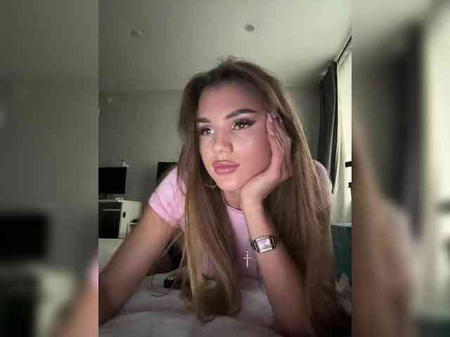 SweetyMia bongacams live cam model