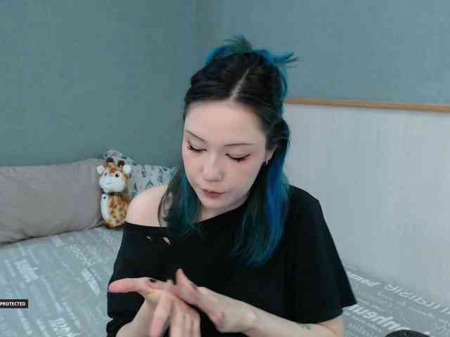 Hugo-Min bongacams live cam model