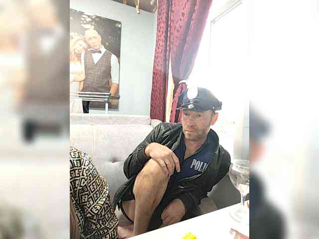 Innokentiy449 bongacams live cam model