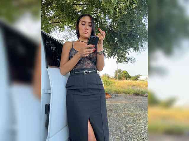 linahelen bongacams live cam model
