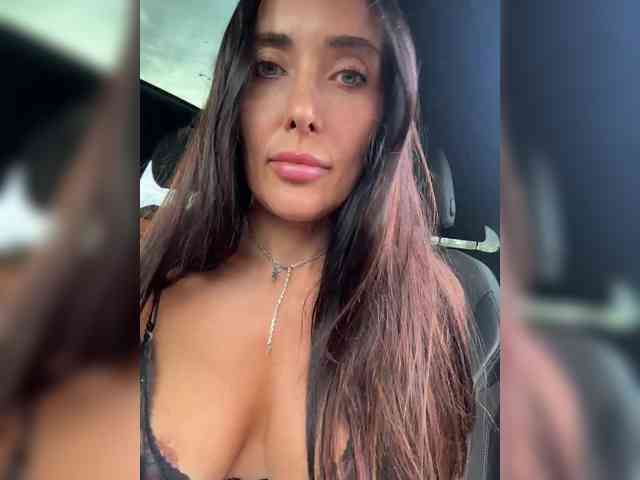 linahelen bongacams live cam model