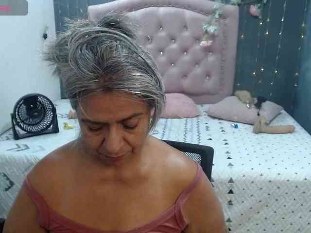 lalisha-96 bongacams live cam model