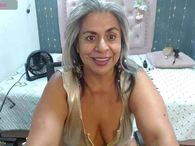 lalisha-96 bongacams live cam model