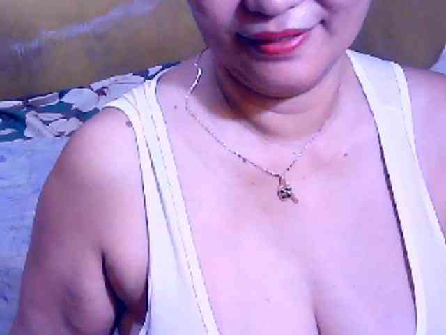 Carmela4u bongacams live cam model
