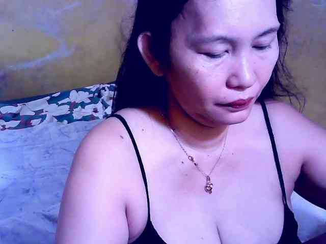 Carmela4u bongacams live cam model