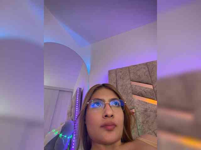 PaulinRoss bongacams live cam model